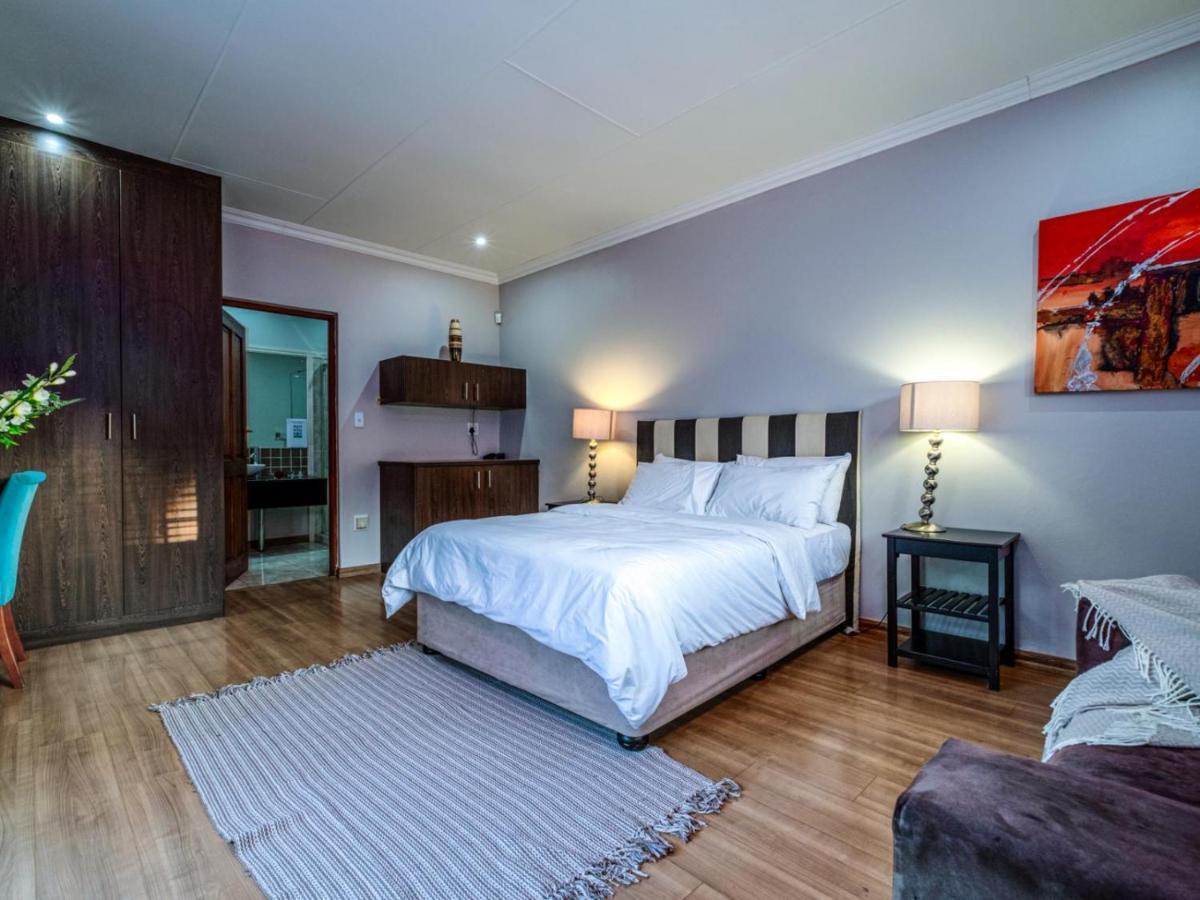 Hurlingham House Guest House ヨハネスブルグ エクステリア 写真