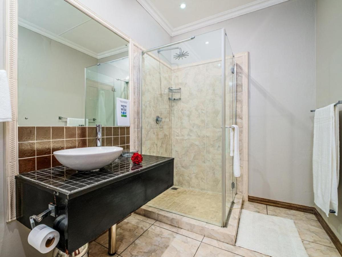 Hurlingham House Guest House ヨハネスブルグ エクステリア 写真
