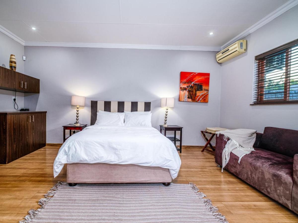 Hurlingham House Guest House ヨハネスブルグ エクステリア 写真