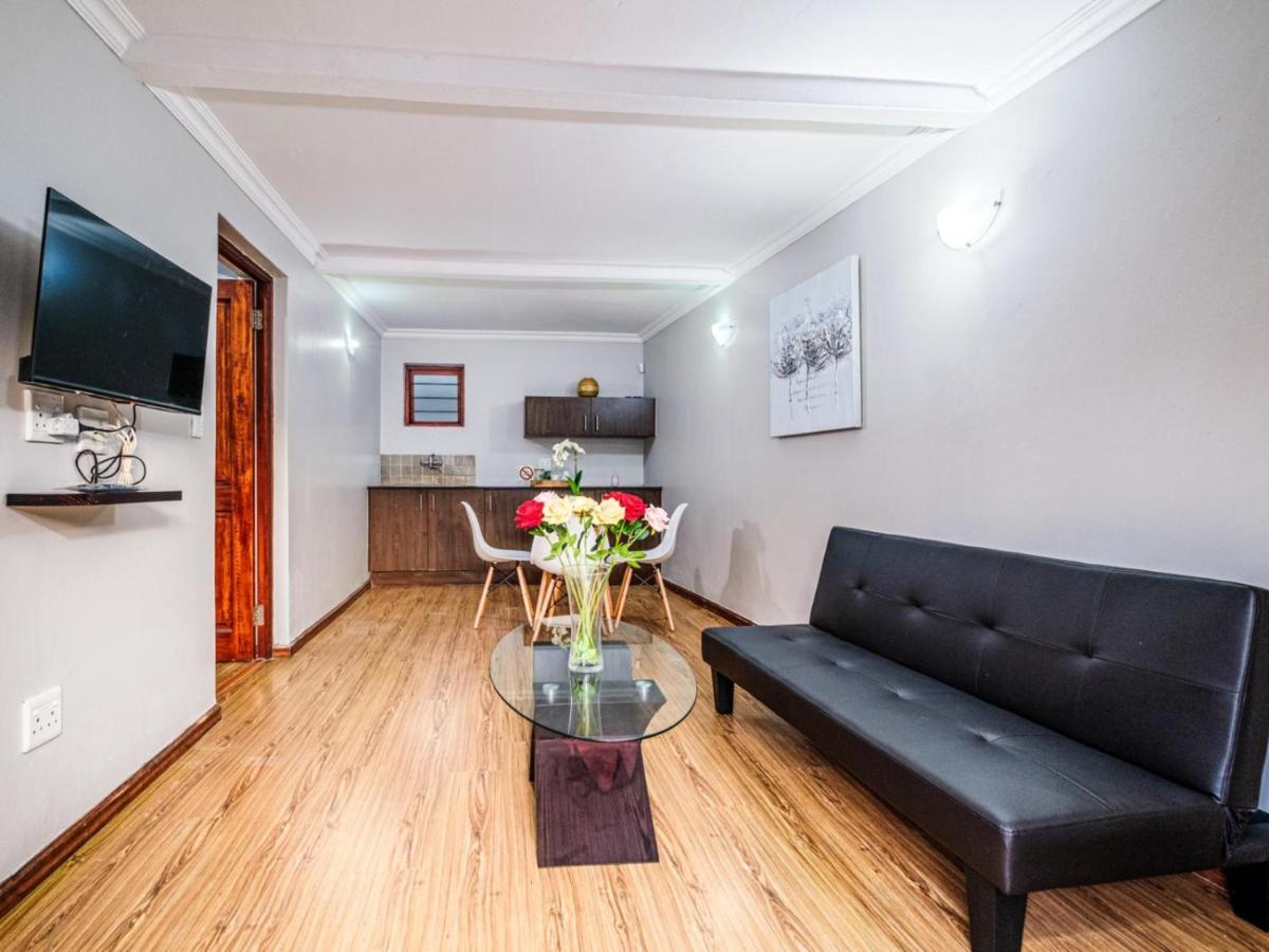 Hurlingham House Guest House ヨハネスブルグ エクステリア 写真