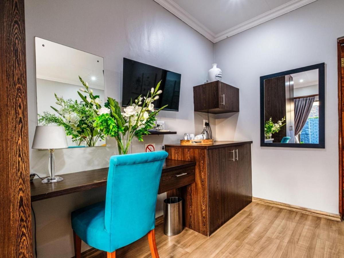 Hurlingham House Guest House ヨハネスブルグ エクステリア 写真