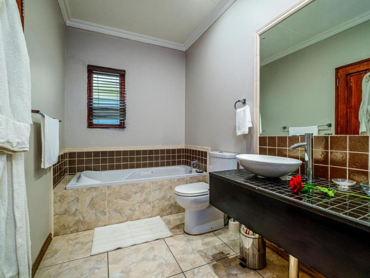 Hurlingham House Guest House ヨハネスブルグ エクステリア 写真